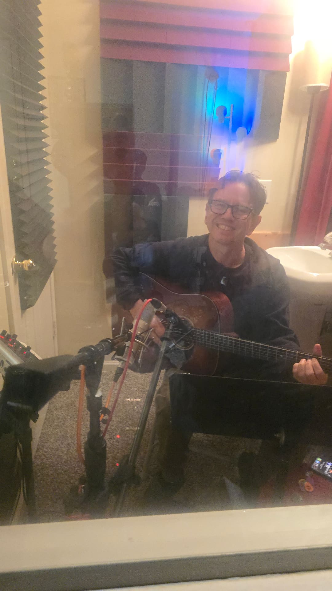 Shane rehearsing on Acoustic